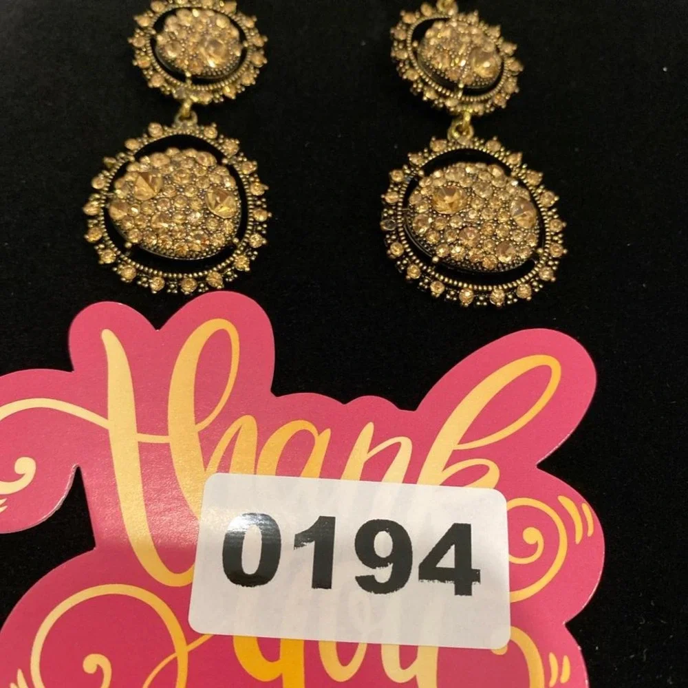 Gold tone dangling earrings with rhinestone details #glamour‎ #partyjewels y2k